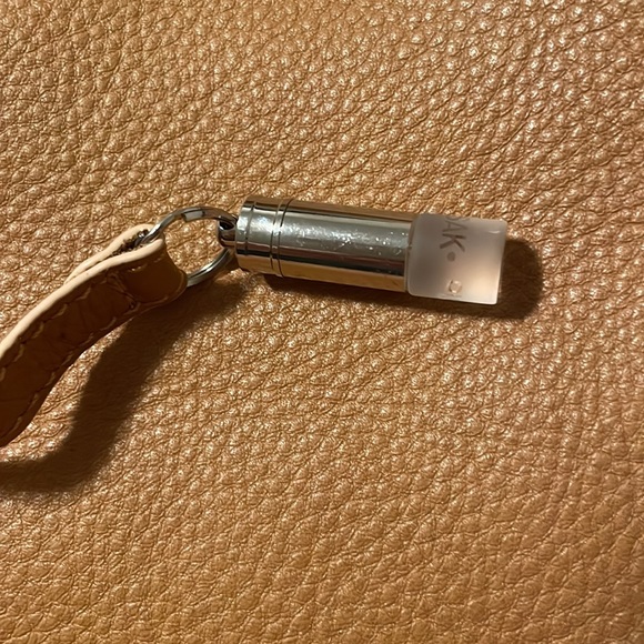 Rudsak saddle bag. Comes with detachable bag that can be used as a makeup bag - Picture 3 of 6